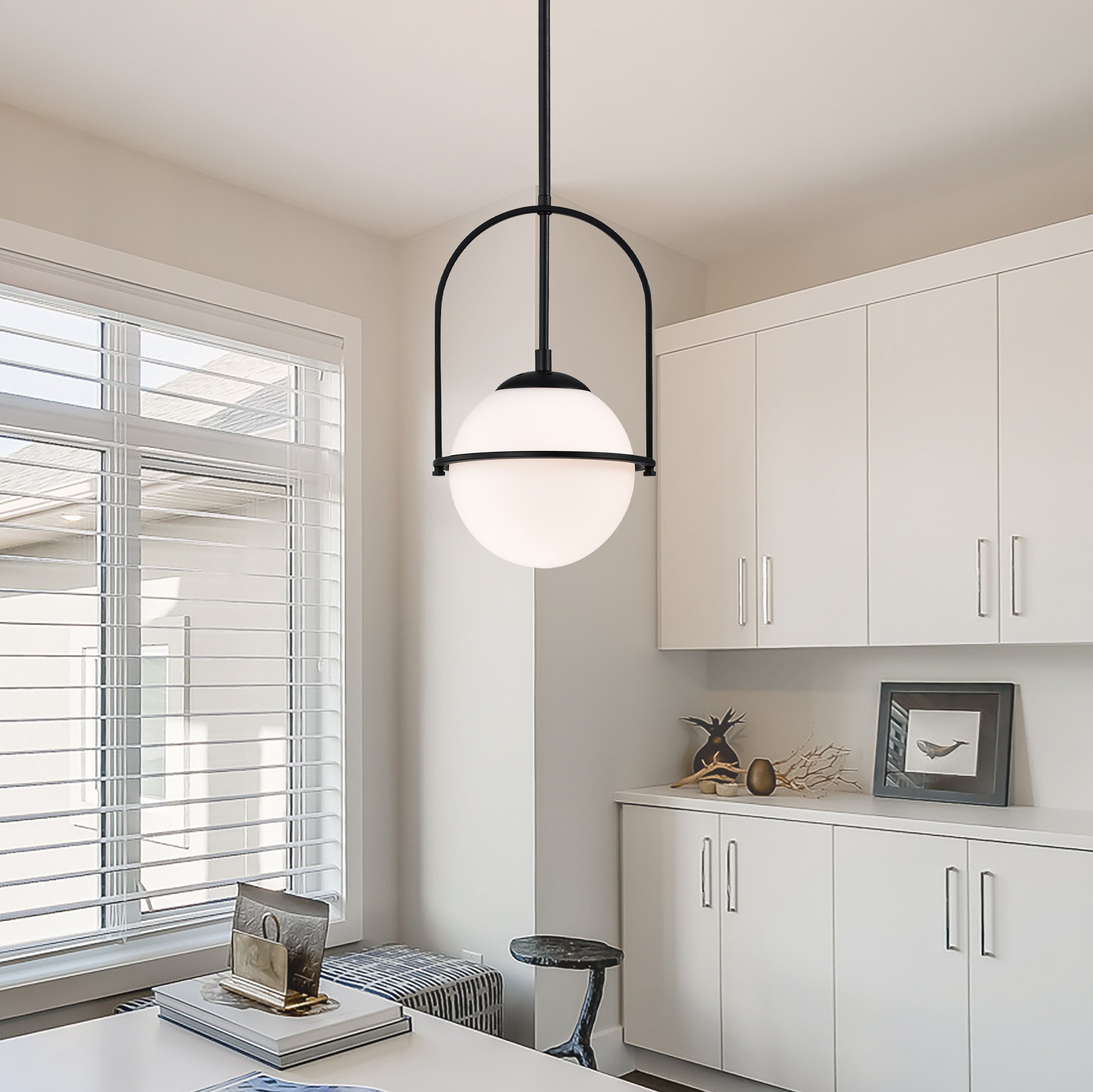 Black Pendant Light Fixtures Cream White Glass Pendant Light 1-Light Globe Pendant Light Modern Pendant Lights Kitchen Island Mid Century Chandelier